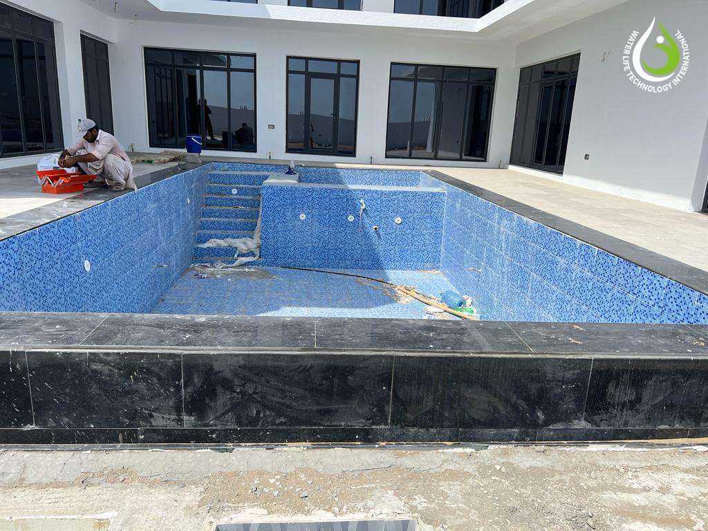  Overflow Swimming pool size 4*7*1.5cm